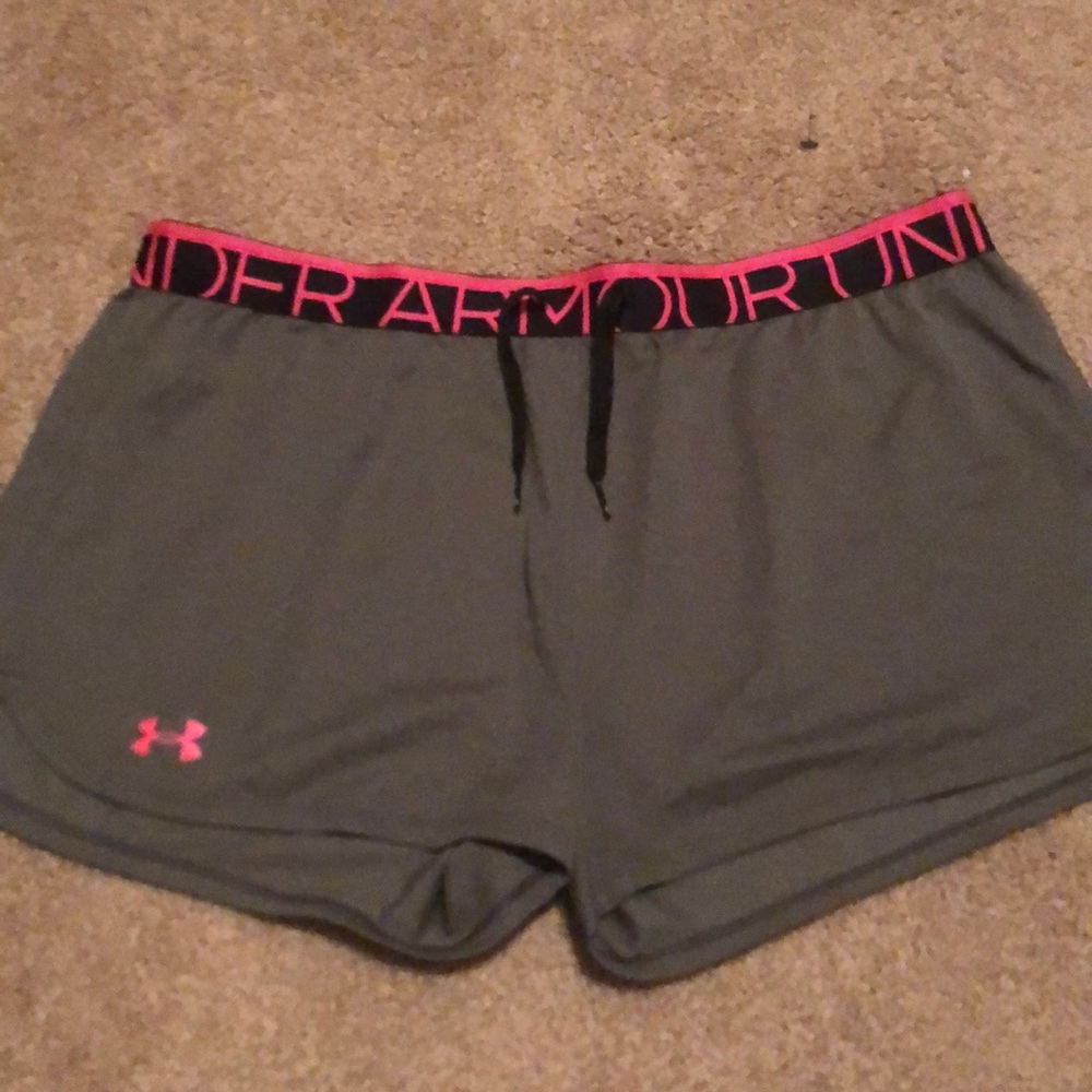 Women’s under armour shorts XL